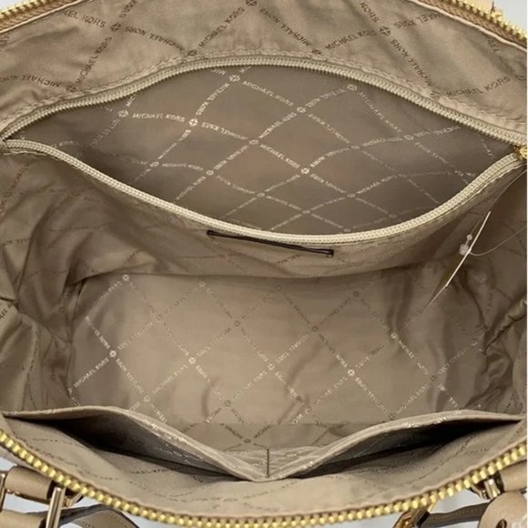 Michael Kors Charlotte Large Top Zip Tote - Picture 13 of 16